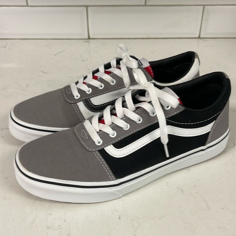 Vans® Ward Yacht Club Kids' Shoes Gray, Black, & Red Sneakers Youth Size 7